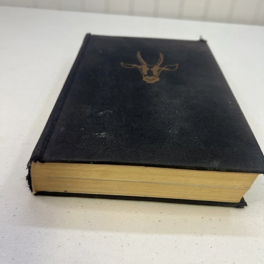 VTG‎ Horn of the Hunter by Robert C. Ruark, 1953 Collectible Illustrated Africa